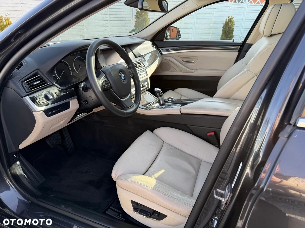 BMW Seria 5 525d - 5