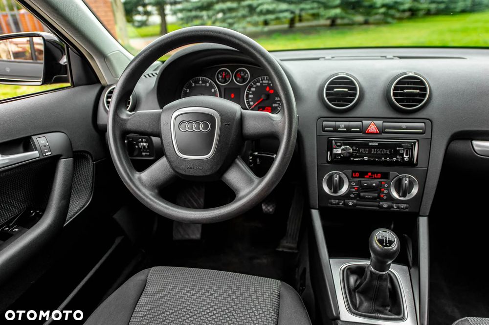 Audi A3 Sportback 1.6 Ambiente - 26