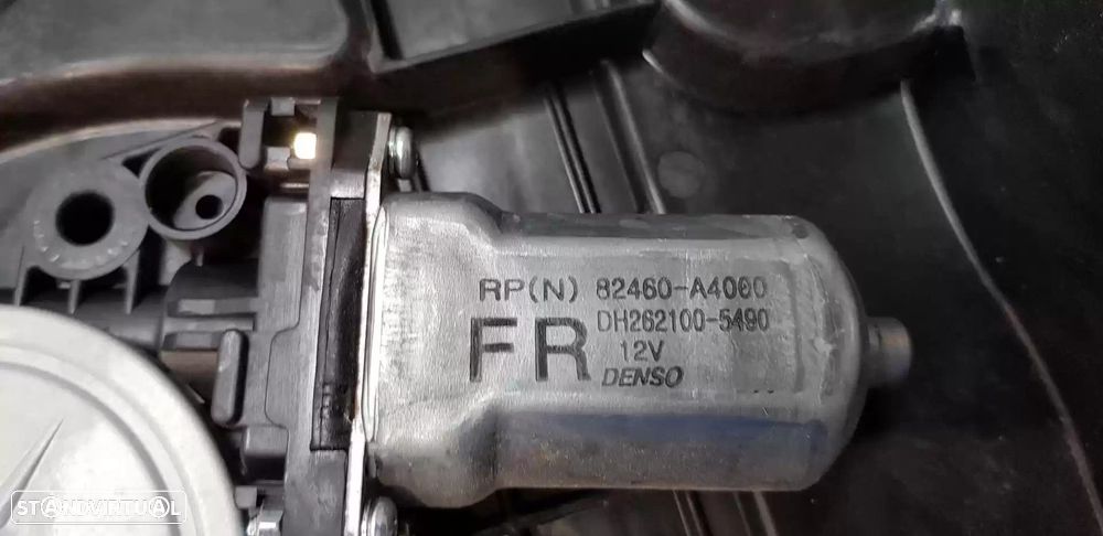 ELEVADOR DE VIDRO FRONTAL DIREITO KIA CARENS IV 2017 -82460A4000 - 1