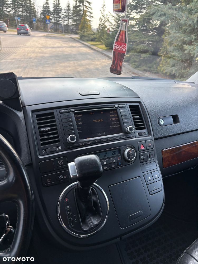 Volkswagen Multivan - 12