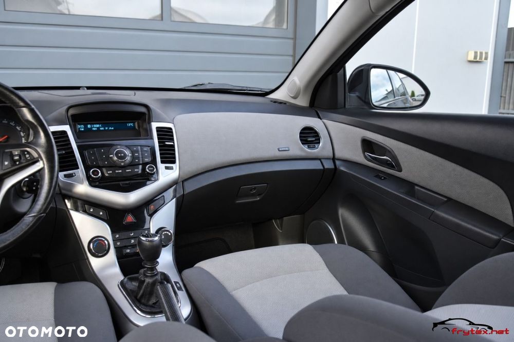 Chevrolet Cruze - 23