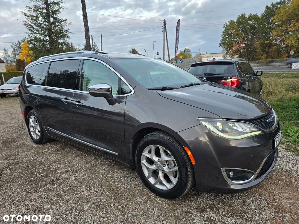 Chrysler Pacifica - 12