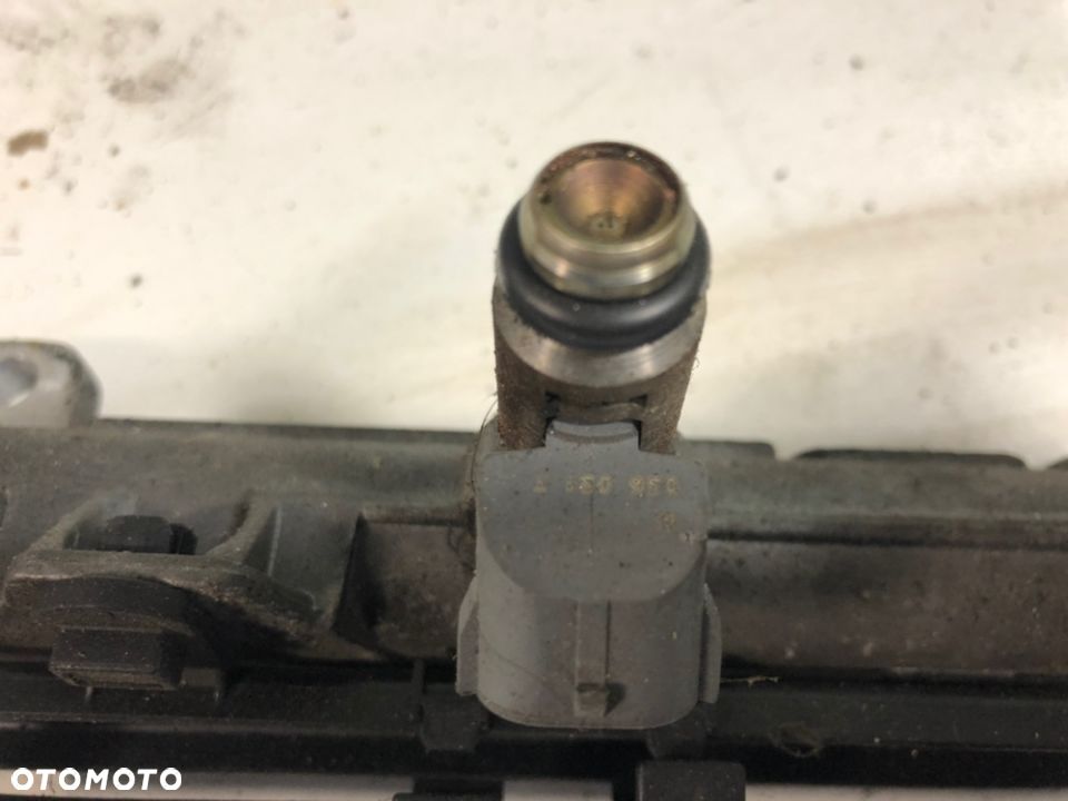 VW GOLF IV SEAT LEON 1.6 LISTWA WTRYSKOWA WTRYSKI 036031T - 3