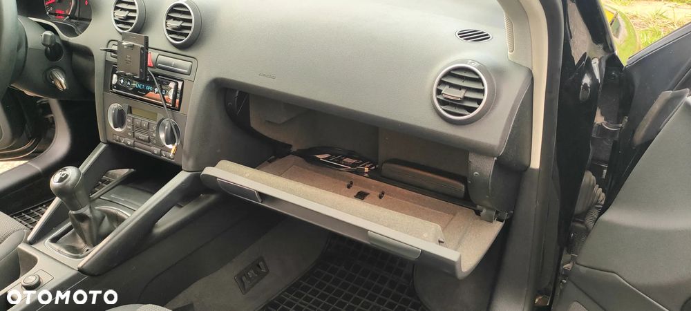 Audi A3 3-drzwiowe 1.6 Ambiente - 34