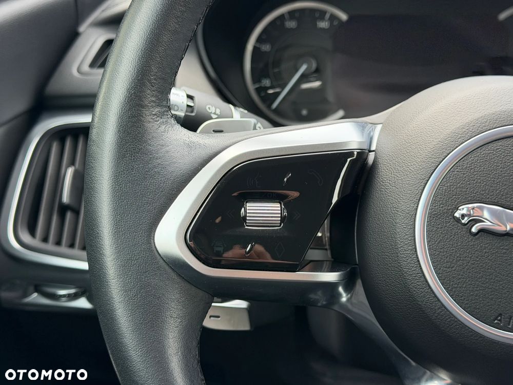 Jaguar E-Pace 1.5 P160 mHEV SE - 17
