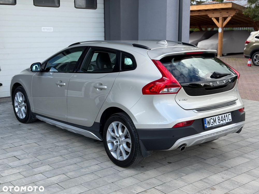 Volvo V40 Cross Country T3 Drive-E Momentum - 5
