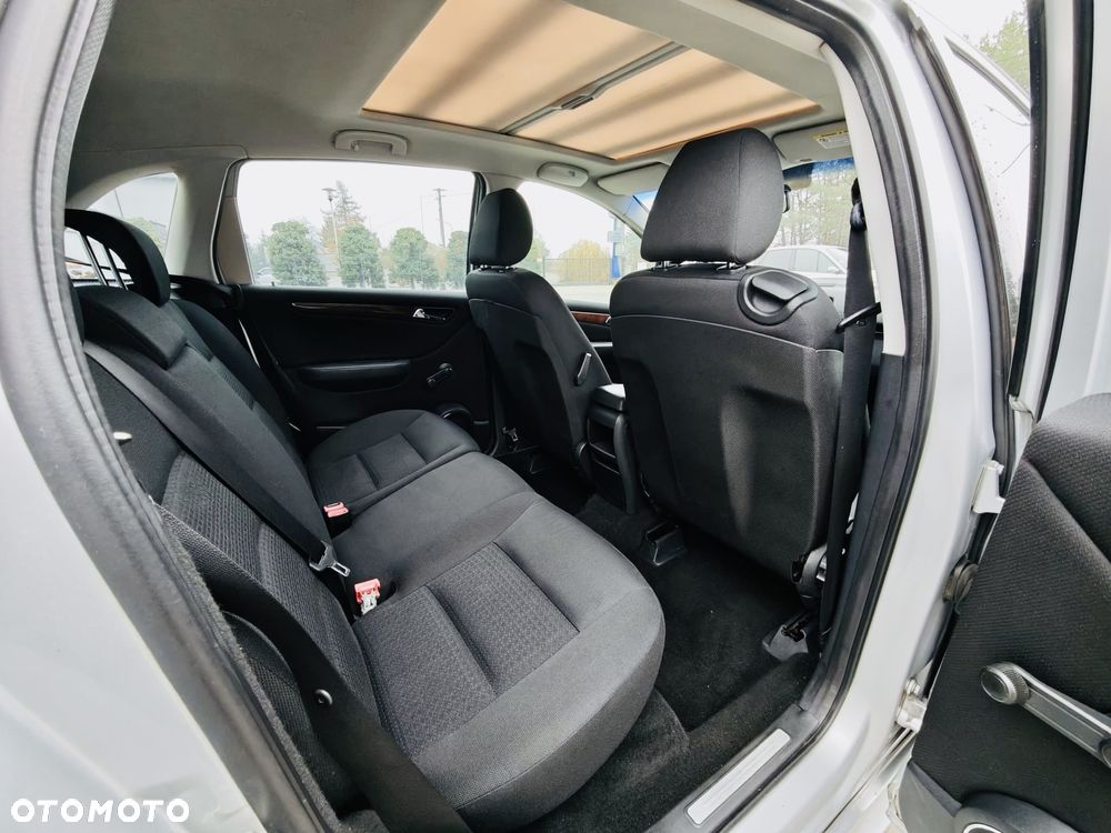 Mercedes-Benz Klasa B 180 BlueEFFICIENCY SPORT EDITION - 25