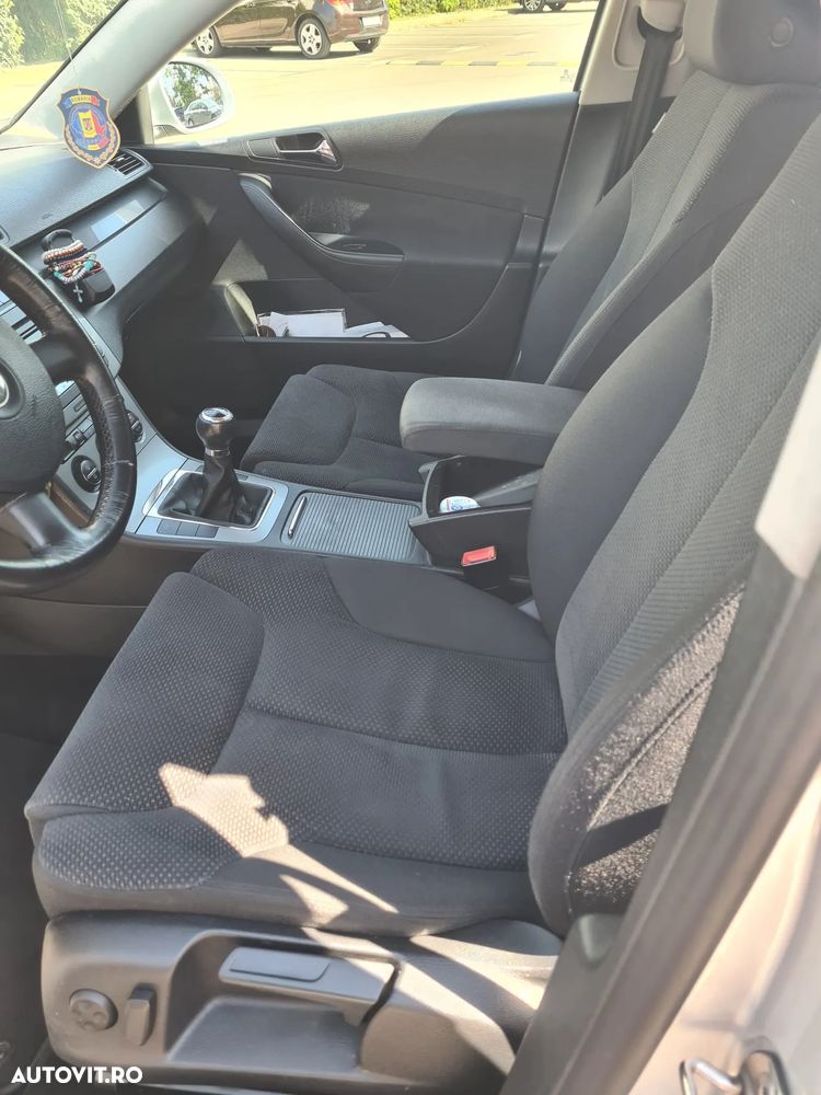 Volkswagen Passat 2.0 TDI Comfortline - 31
