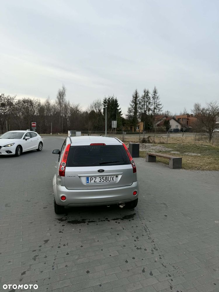 Ford Fiesta 1.4 Ambiente - 4