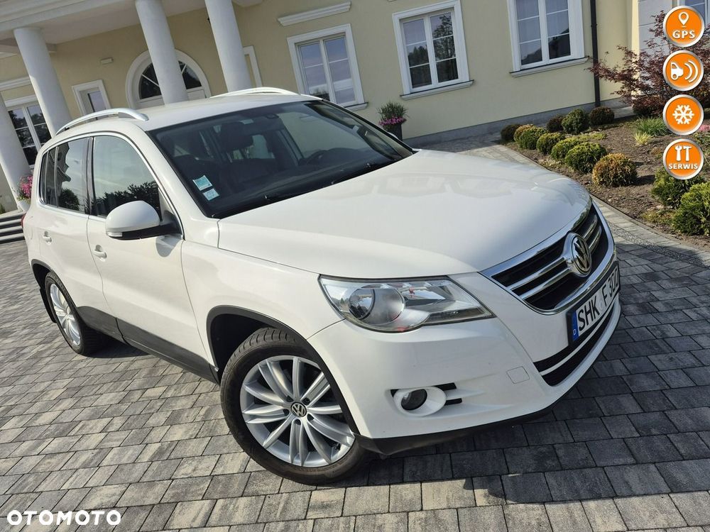 Volkswagen Tiguan - 1