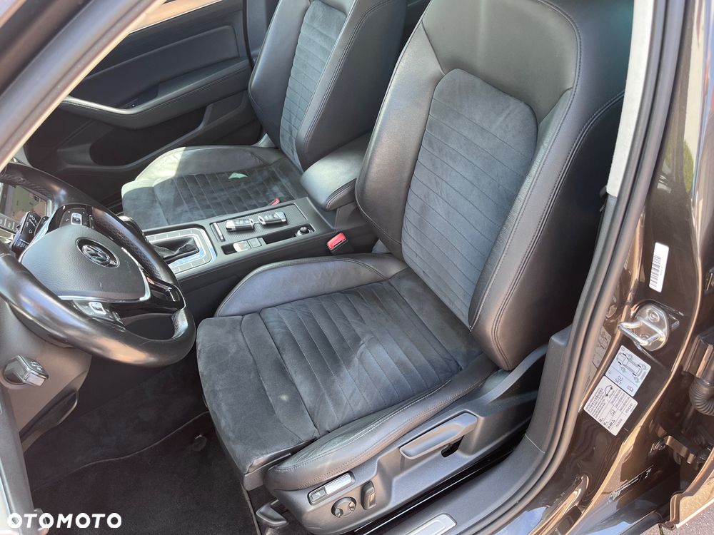 Volkswagen Passat 2.0 TDI (BlueMotion Technology) DSG Highline - 9