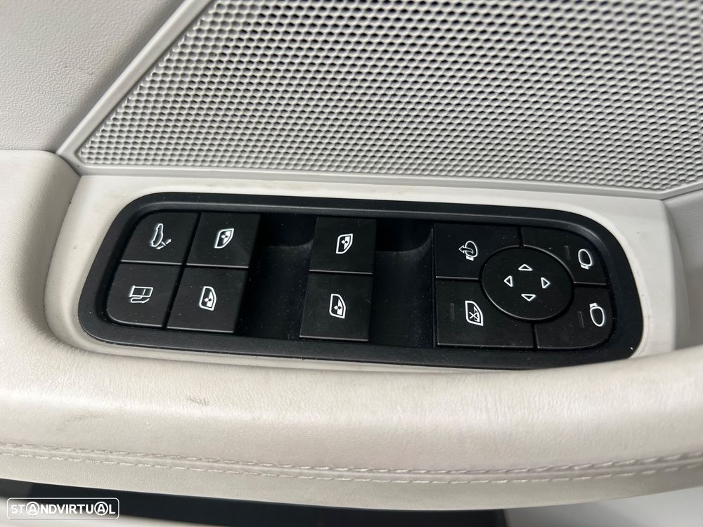 Porsche Panamera 4 E-Hybrid Platinum Edition - 42