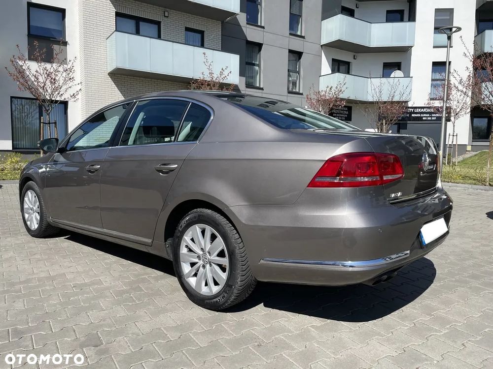 Volkswagen Passat 2.0 TDI DPF BlueMotion Technology Highline - 4
