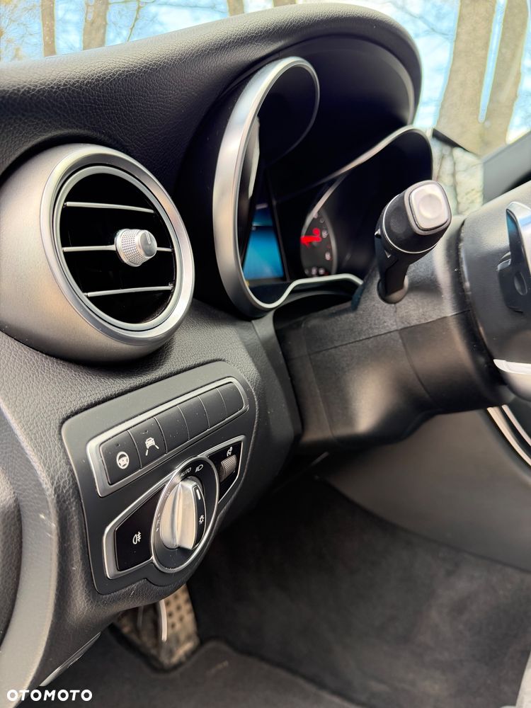 Mercedes-Benz Klasa C 220 d 9G-TRONIC - 29