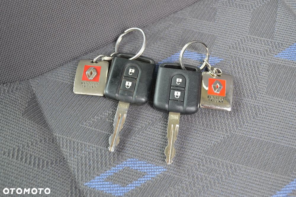 Renault Maxity - 32