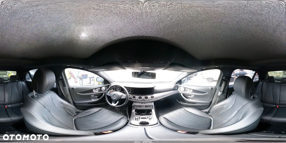 Mercedes-Benz Klasa E 300 9G-TRONIC AMG Line - 16