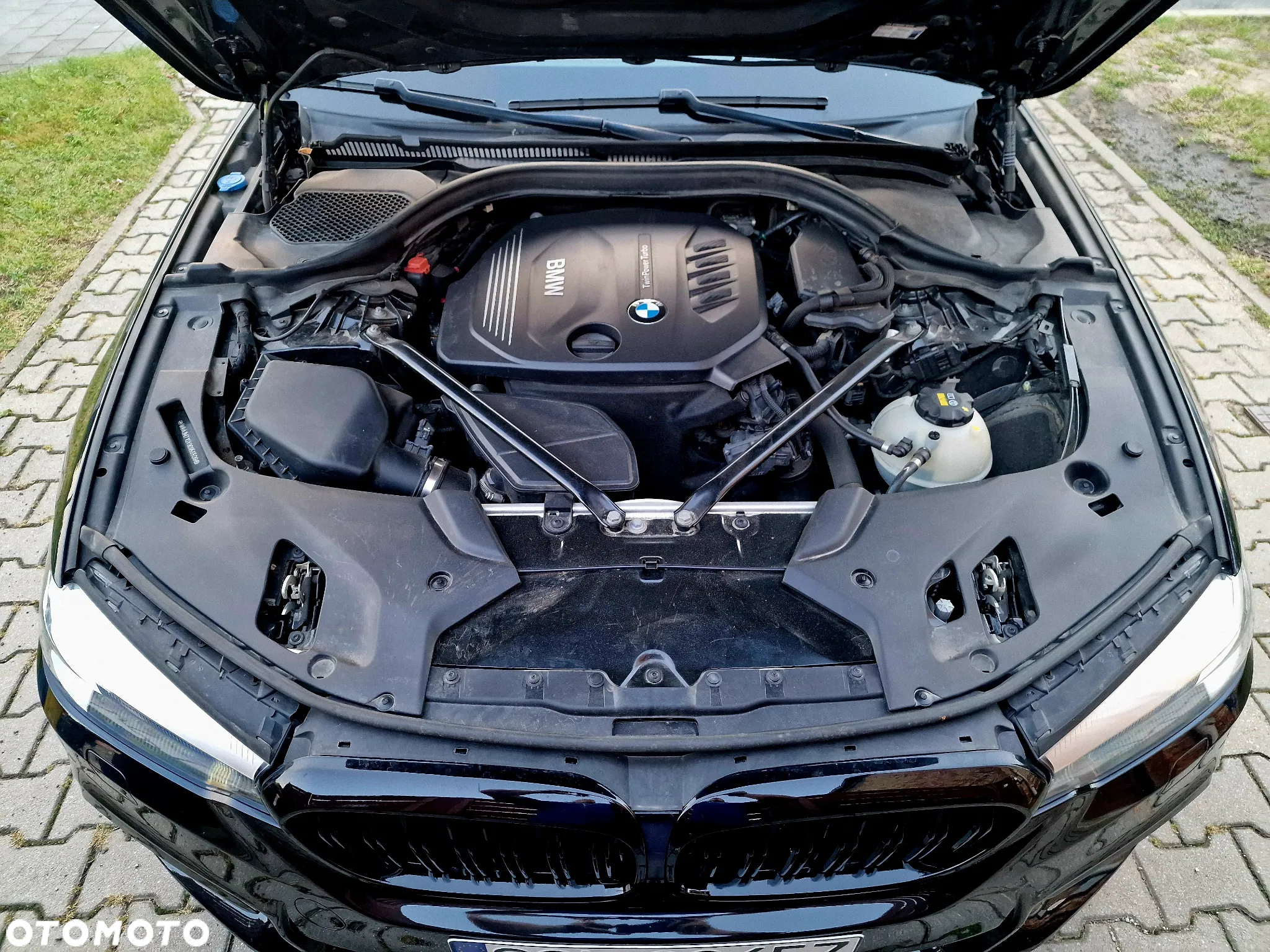 BMW Seria 5 520d M Sport - 8