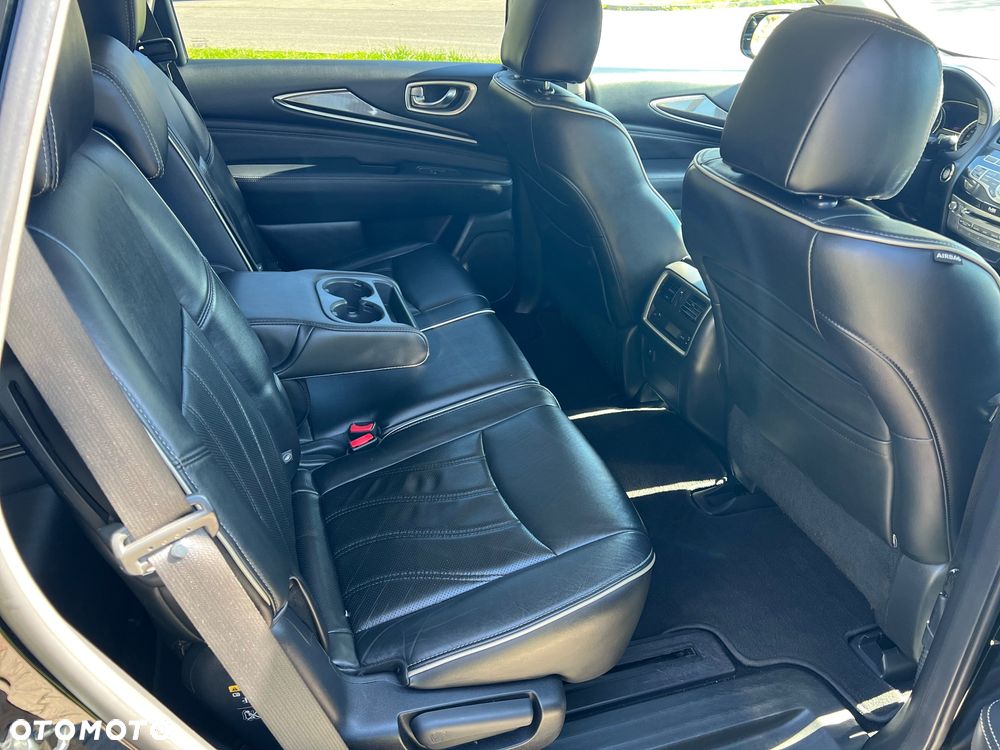 Infiniti Q60 - 36