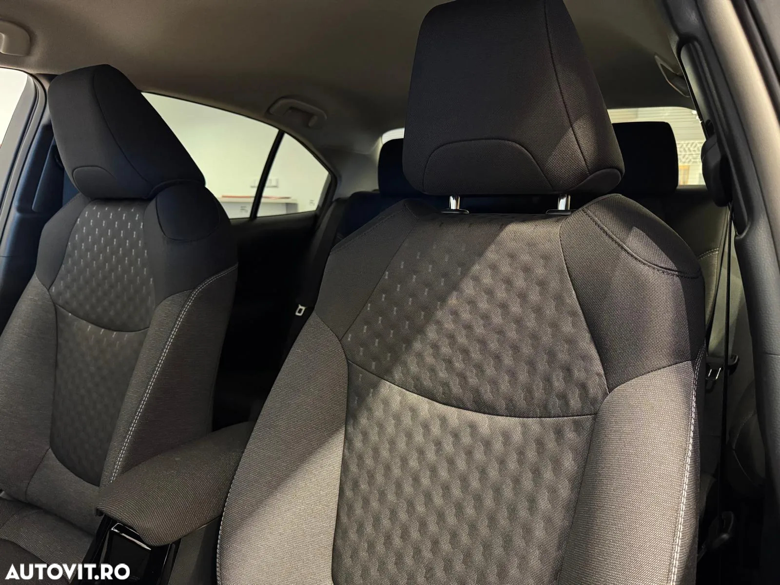 Toyota Corolla 1.8 HSD Dynamic - 11