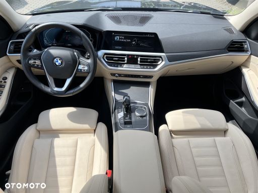 BMW Seria 3 330e Sport Line sport - 21