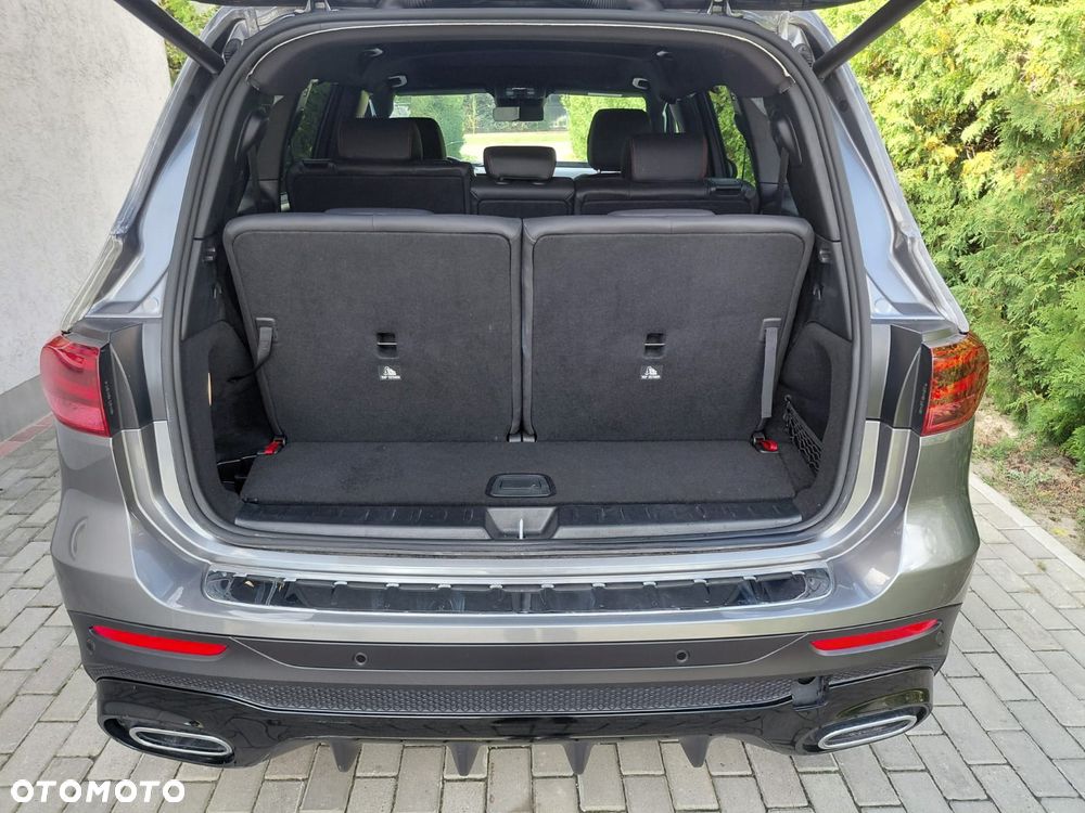 Mercedes-Benz GLB - 32
