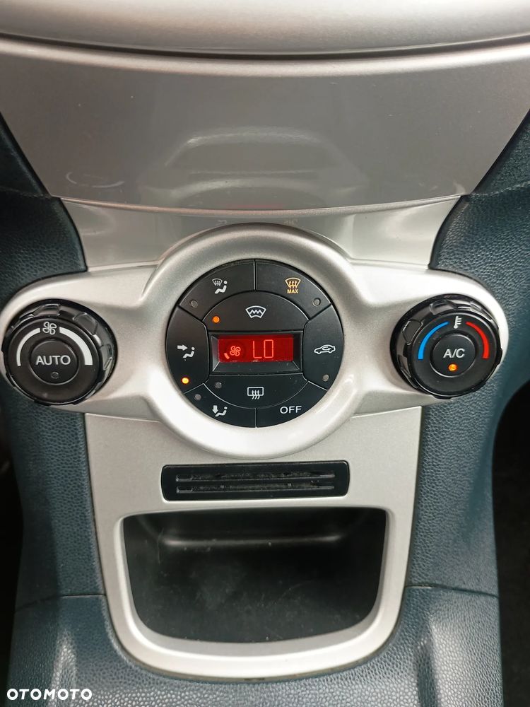Ford Fiesta 1.4 Titanium EU5 - 9
