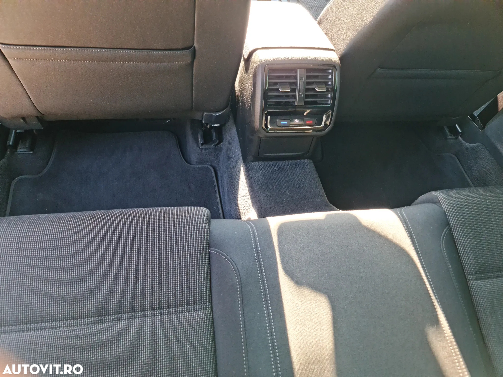 Volkswagen Passat Variant 2.0 TDI SCR - 13