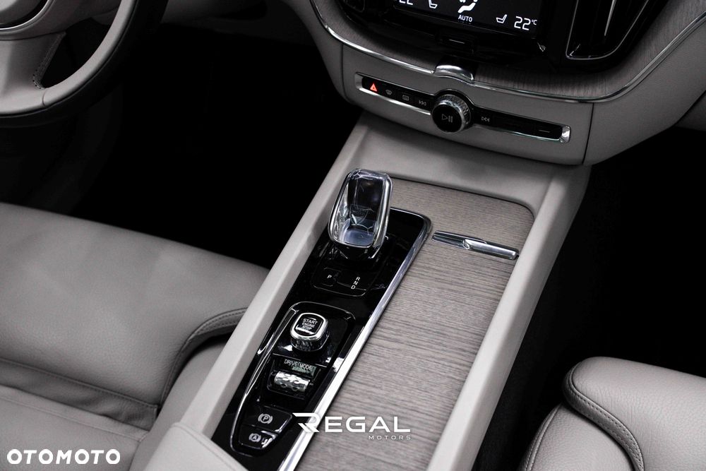 Volvo XC 60 - 30
