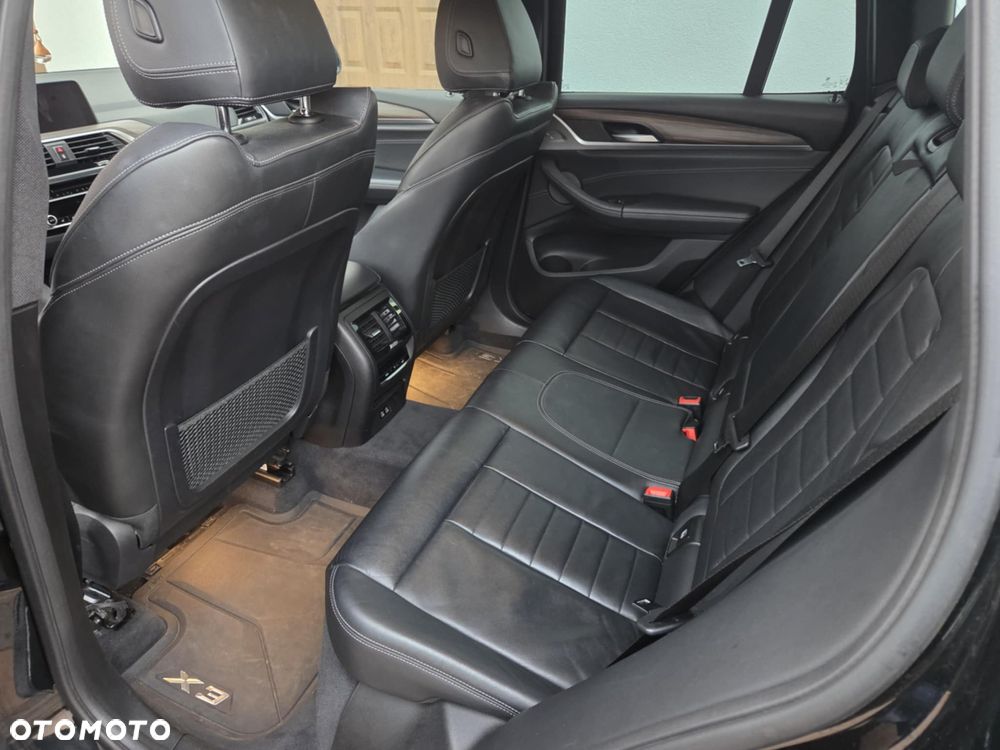 BMW X3 xDrive20d - 12