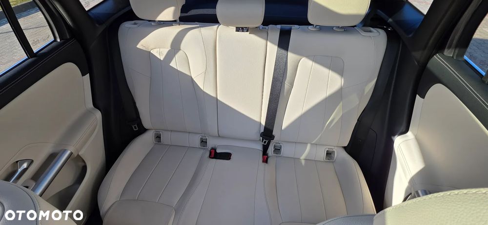 Mercedes-Benz GLA 250 4Matic 8G-DCT Progressive - 14