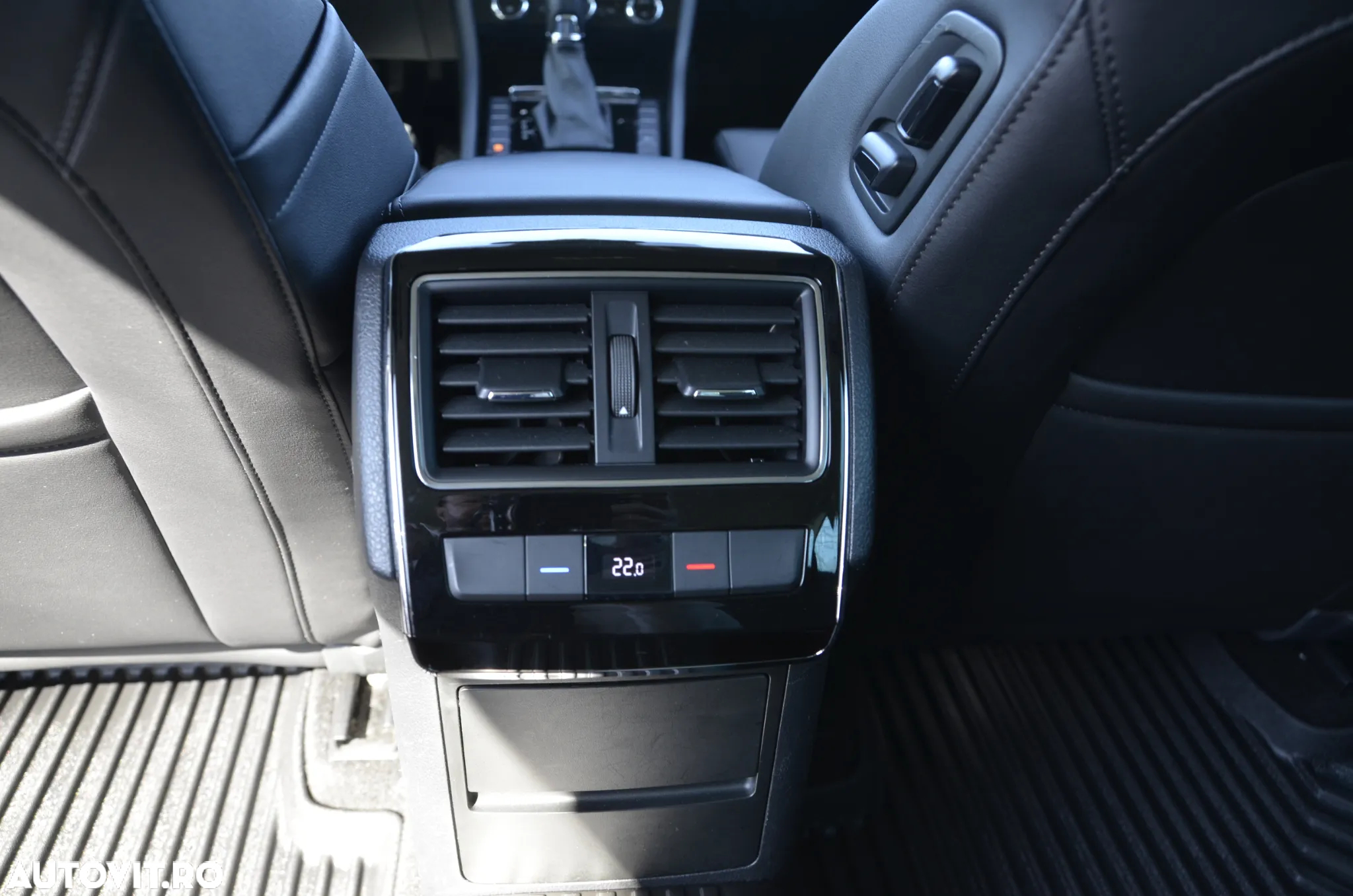 Skoda Superb 2.0 TDI DSG Style - 14