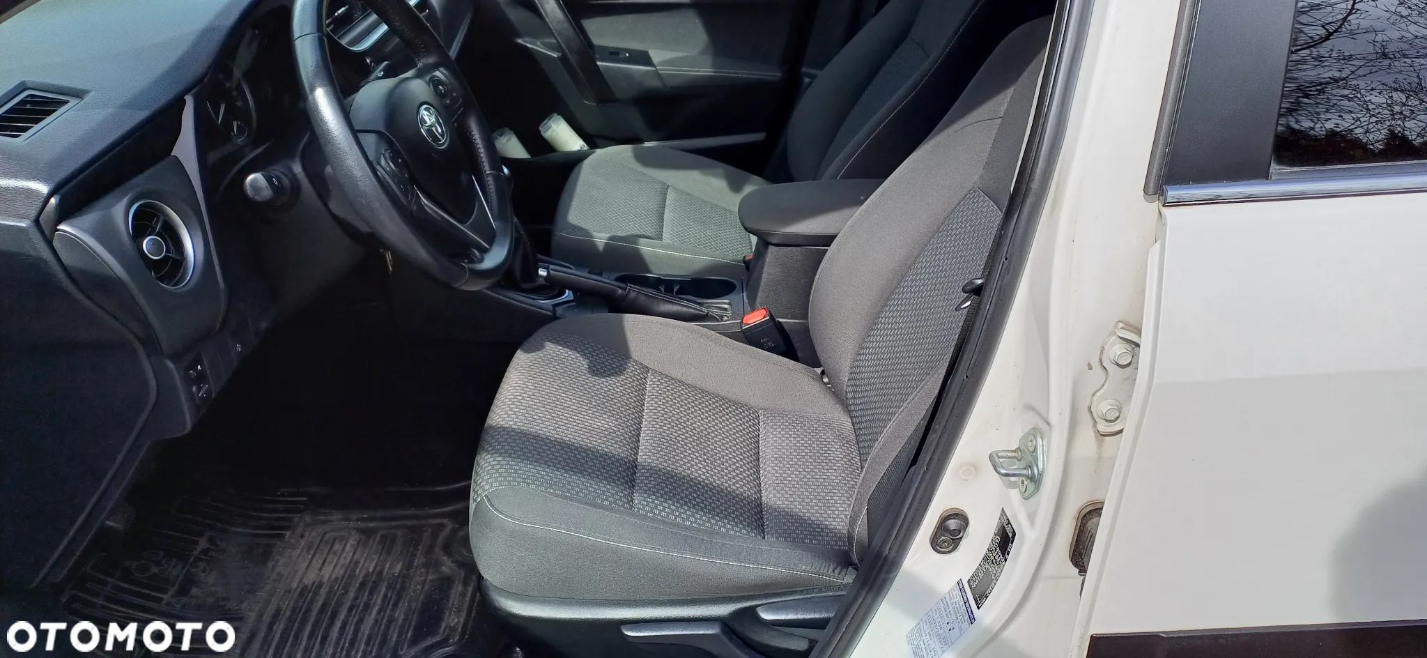 Toyota Corolla 1.6 Executive - 10