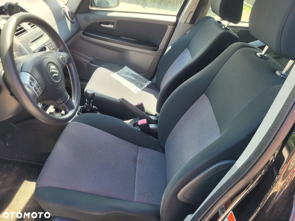 Suzuki SX4 1.9 DDiS DPF 4x4 Comfort - 9