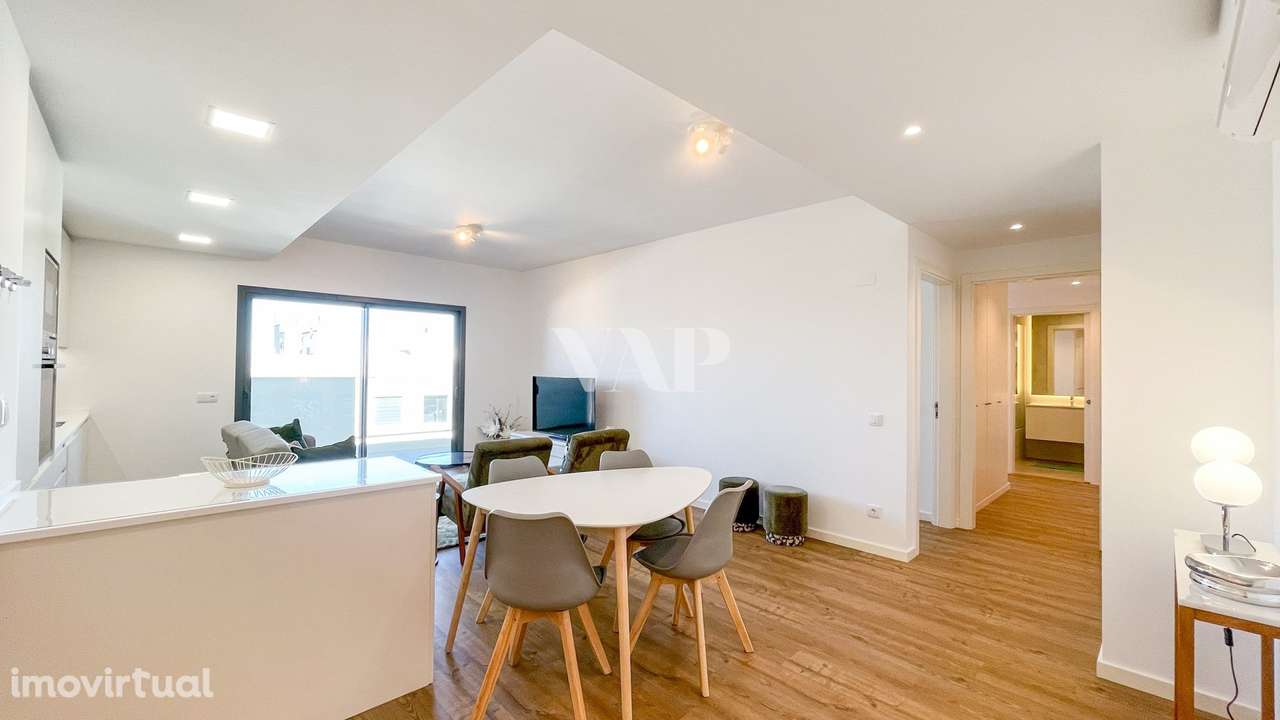 Apartamento T2 Moderno com Vista Mar e Piscina no Rooftop em Faro - Grande imagem: 5/28