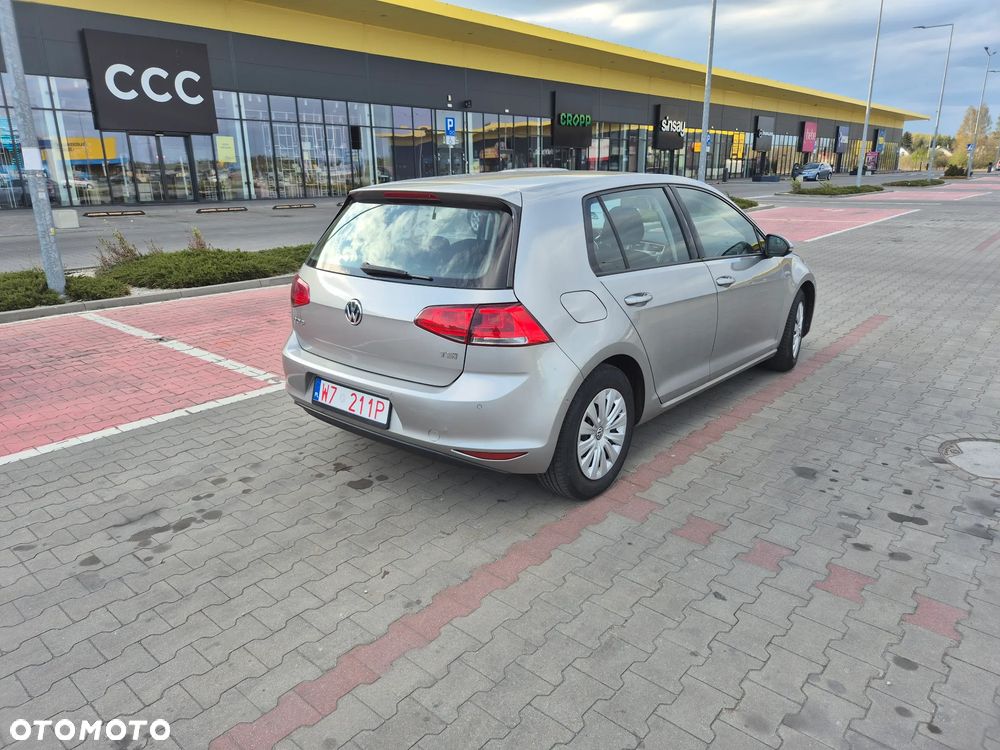 Volkswagen Golf - 6