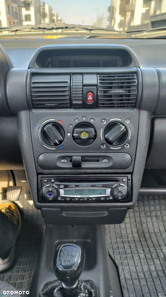 Opel Corsa - 10