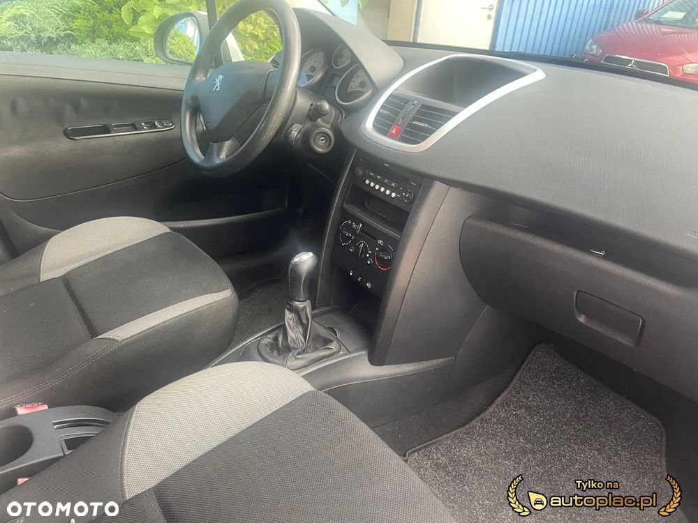 Peugeot 207 - 7