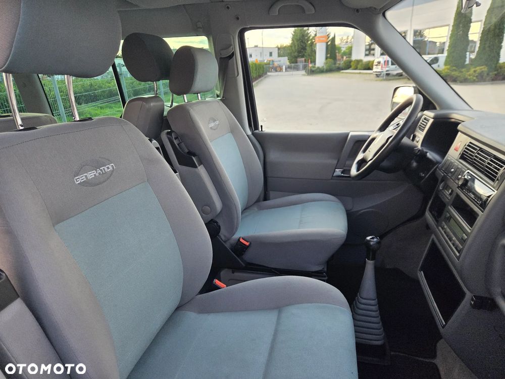 Volkswagen Multivan Standard - 11