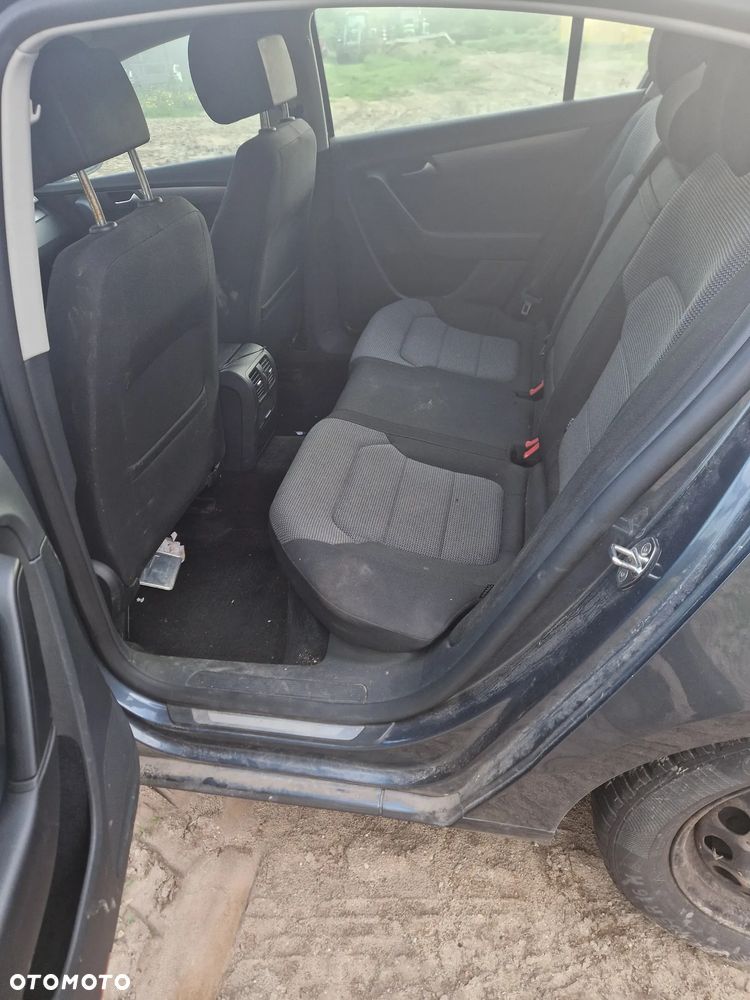 Volkswagen Passat 2.0 TDI Comfortline DSG - 4