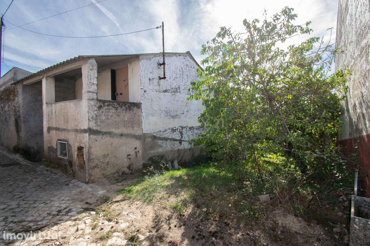Moradia para Recuperação com Terreno — Cova do Ouro, Coimbra - Grande imagem: 3/20