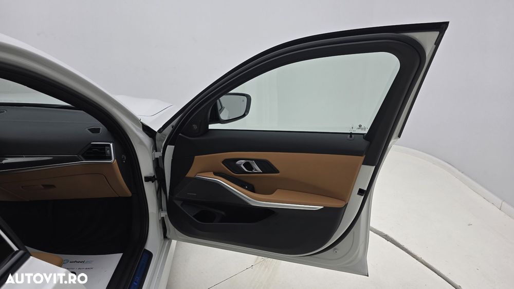BMW Seria 3 320d xDrive AT MHEV - 18