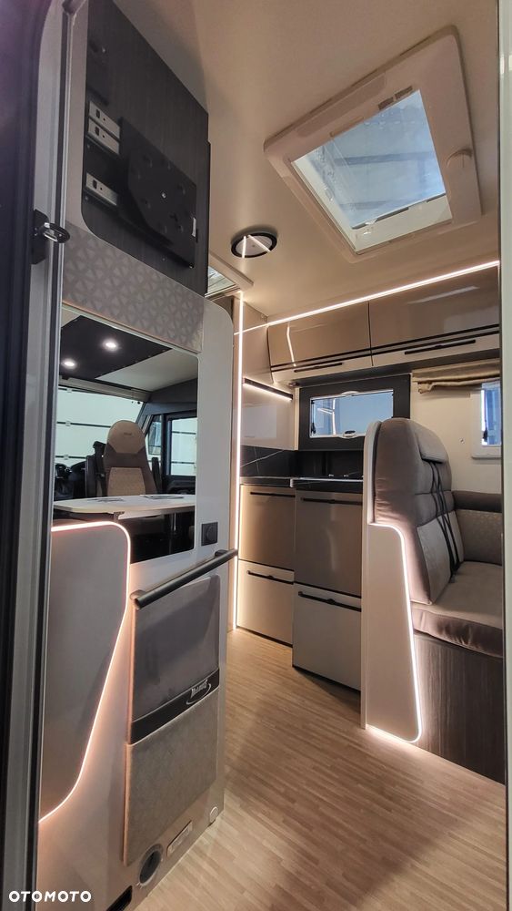 McLOUIS Nevis 879 - 5 osobowy - 13