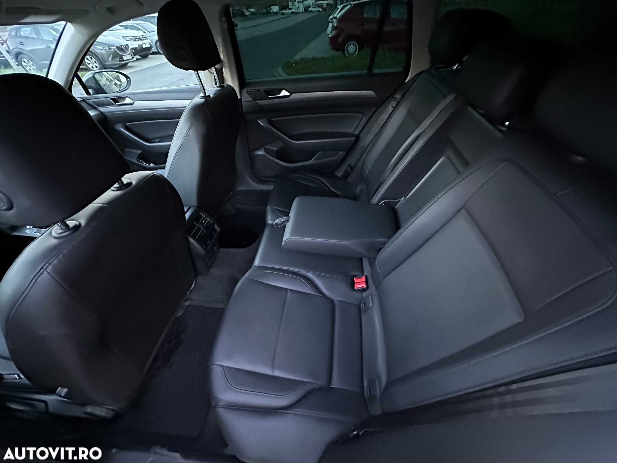 Volkswagen Passat 2.0 TDI (BlueMotion Technology) DSG Comfortline - 13