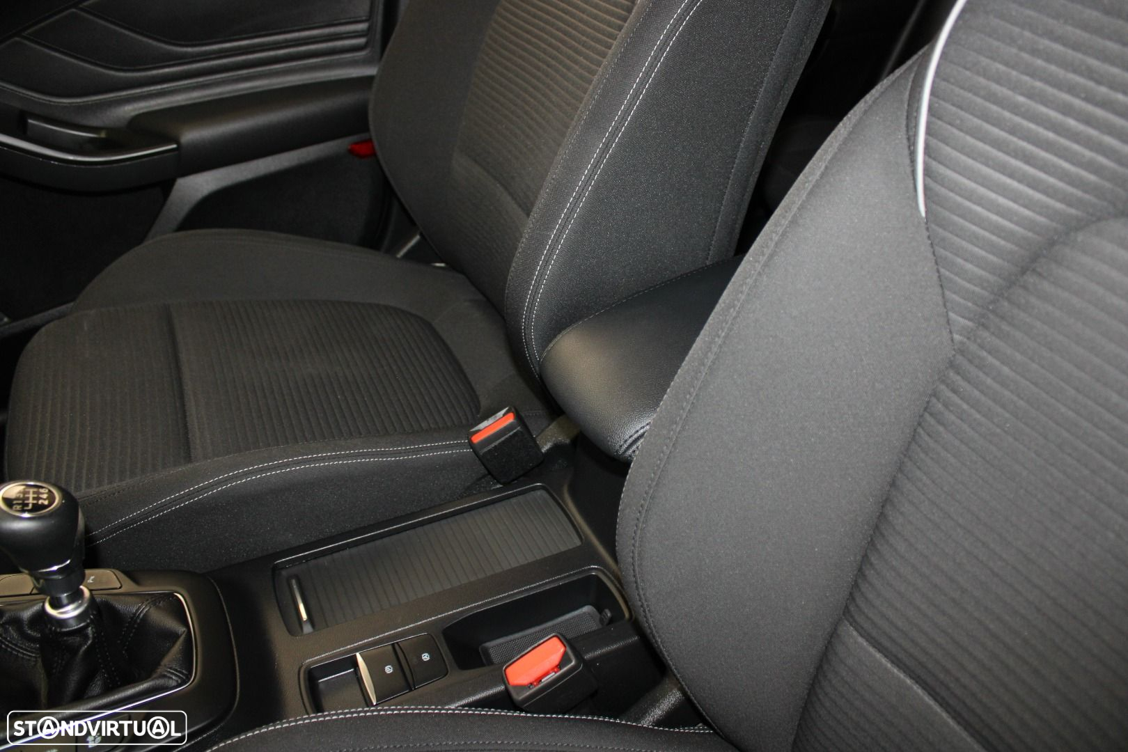 Ford Focus SW 1.5 TDCi EcoBlue Titanium - 27