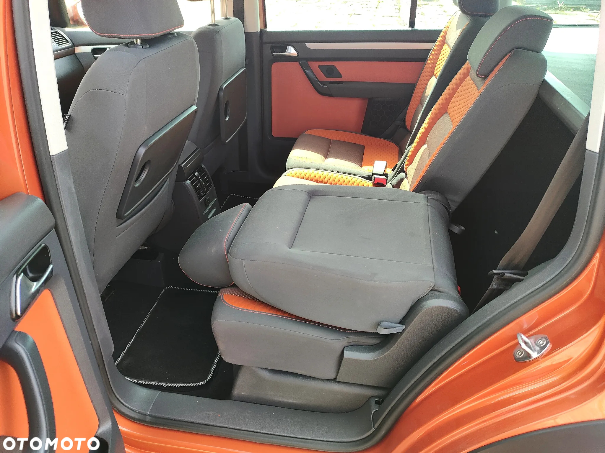 Volkswagen Touran 2.0 TDI DPF Cross - 15
