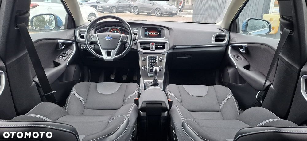 Volvo V40 D2 Momentum - 10