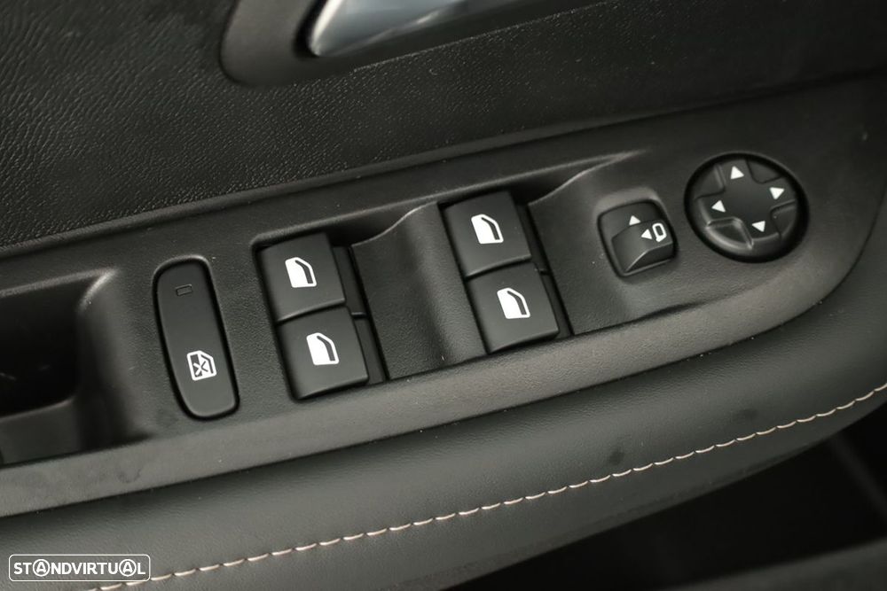 Peugeot e-208 51 kWh Allure - 21