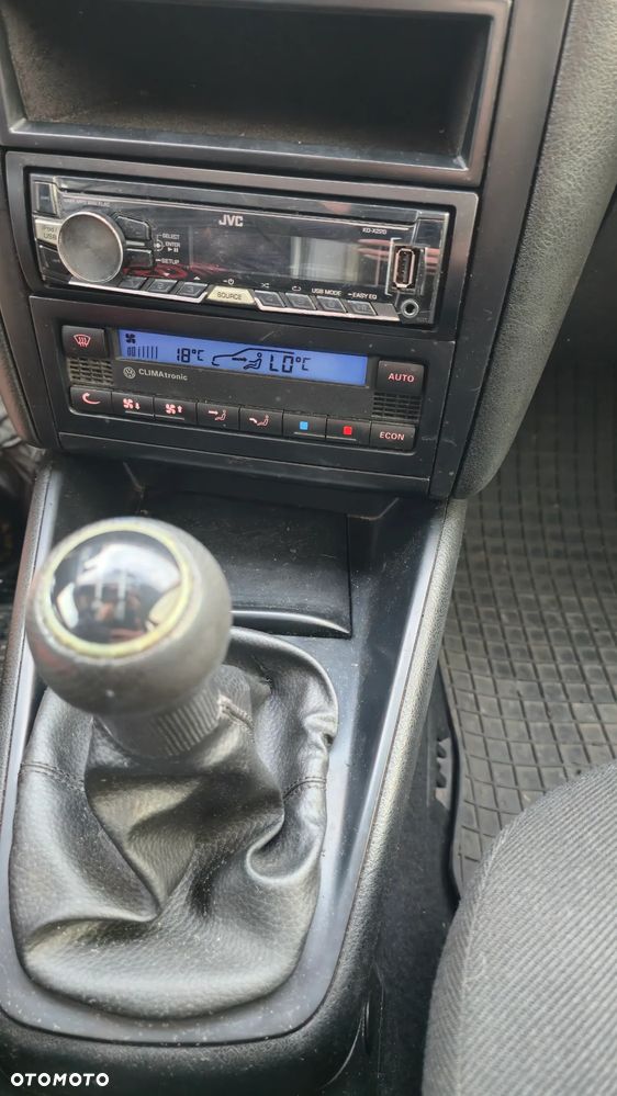 Volkswagen Golf 1.6 Basis - 25
