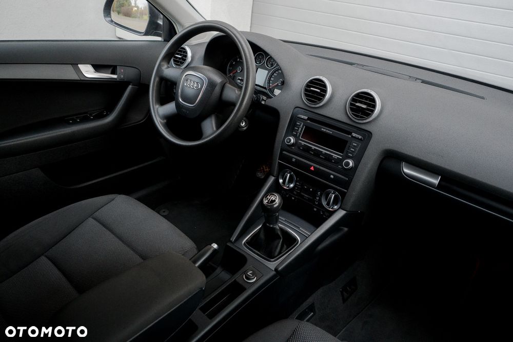 Audi A3 Sportback 1.6 Attraction - 25