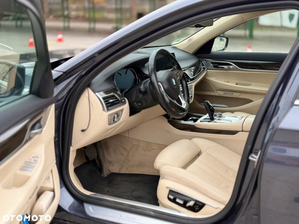 BMW Seria 7 730d - 8